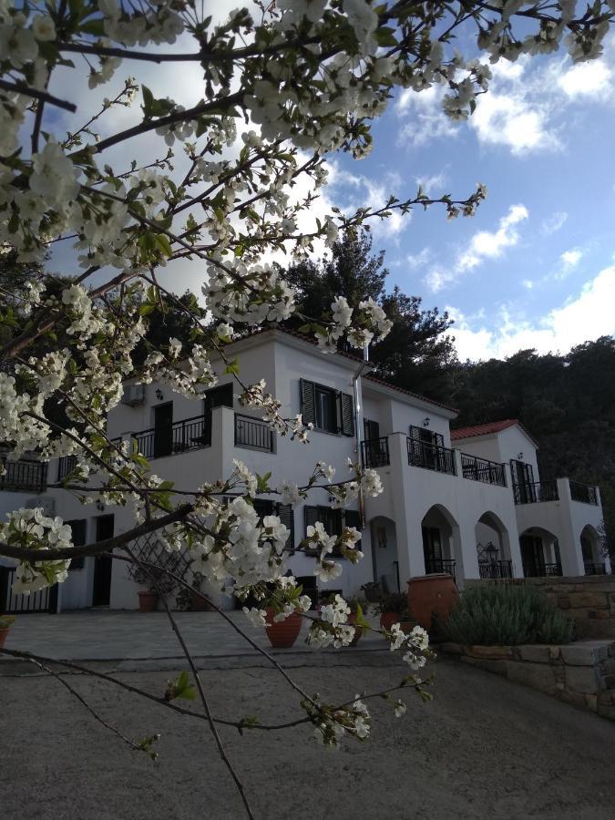 Eri Rooms To Let Raches  Exterior foto