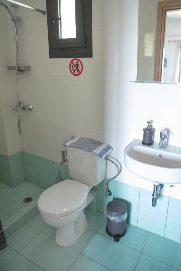 Eri Rooms To Let Raches  Exterior foto
